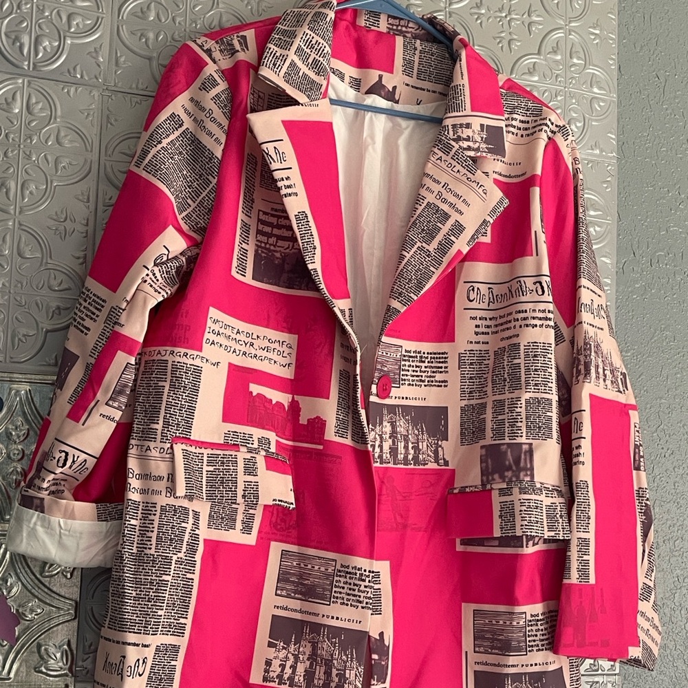 Newspaper Blazer
1X